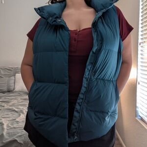 {SOLD} Athleta Blue Water-Resistant Quilted Vest